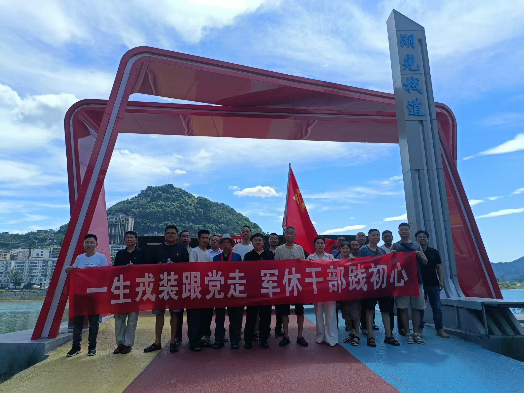 环湖观光.jpg