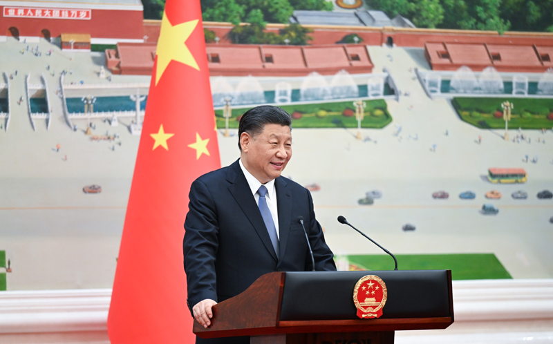 4月24日下午,国家主席习近平在北京人民大会堂接受70位驻华大使递交国书。这是递交国书仪式结束后,习近平在北京厅对使节发表集体讲话。新华社记者 谢环驰 摄.jpg